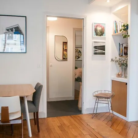 Design Close To Montmartre Daire